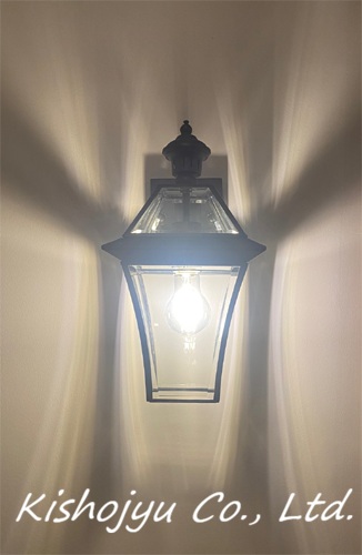 真鍮製の特注ブラケットライト