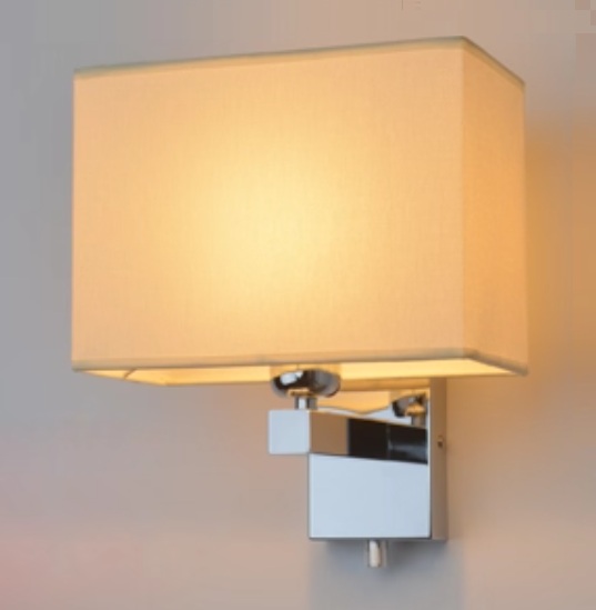 C3『有田焼 松右衛門？ 染付 赤い花柄模様の電気スタンド シェードランプ