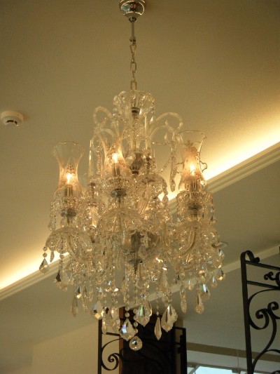 装飾されたガラスグローブがきれいなキャンドルクリスタルシャンデリア「MDCO-6013」6灯