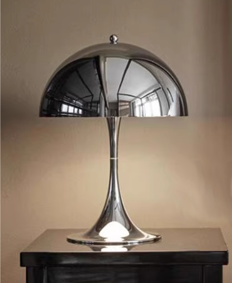 マッシュルームのようなデザインのモダンなスタンドライト「SST-13」1灯