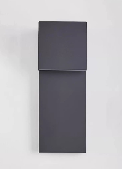 ランプ部分が2箇所あるシンプルでシックな外部照明「SK-N1034」消灯時