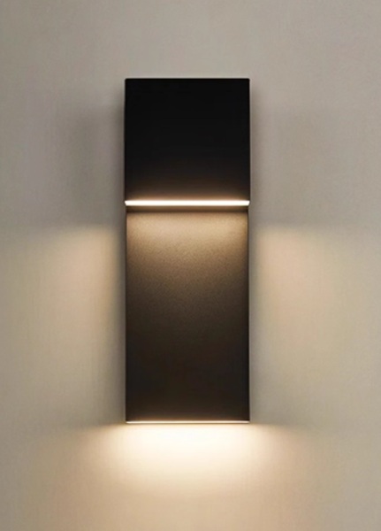 ランプ部分が2箇所あるシンプルでシックな外部照明「SK-N1034」