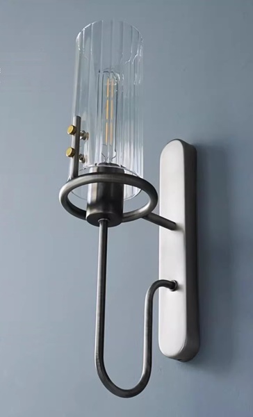 フレームの形がモダンなアメリカンテイストのブラケットライト「CO-COSK5-3027」消灯時 フレームの形がモダンなアメリカンテイストのブラケットライト「CO-COSK5-3027」消灯時