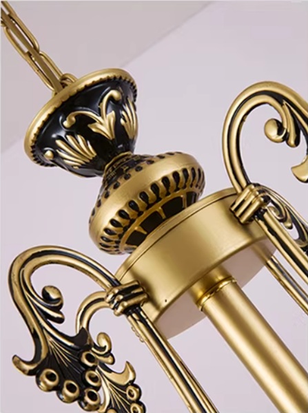 リーフをモチーフにしたステンドグラスのシェードがステキなアンティーク調シャンデリア「DSSK-1127-3」フレーム